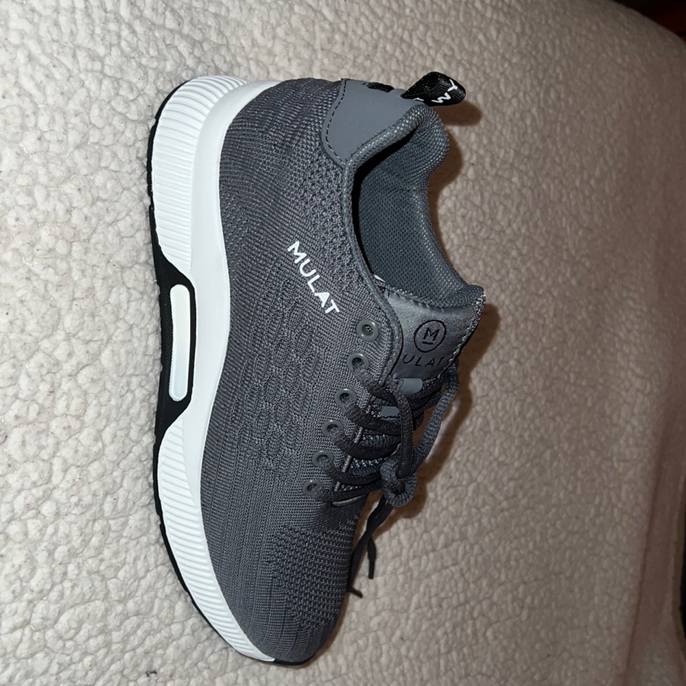 Those are 2.5 inch step shoes. Adding 2 1/2 inches of height!